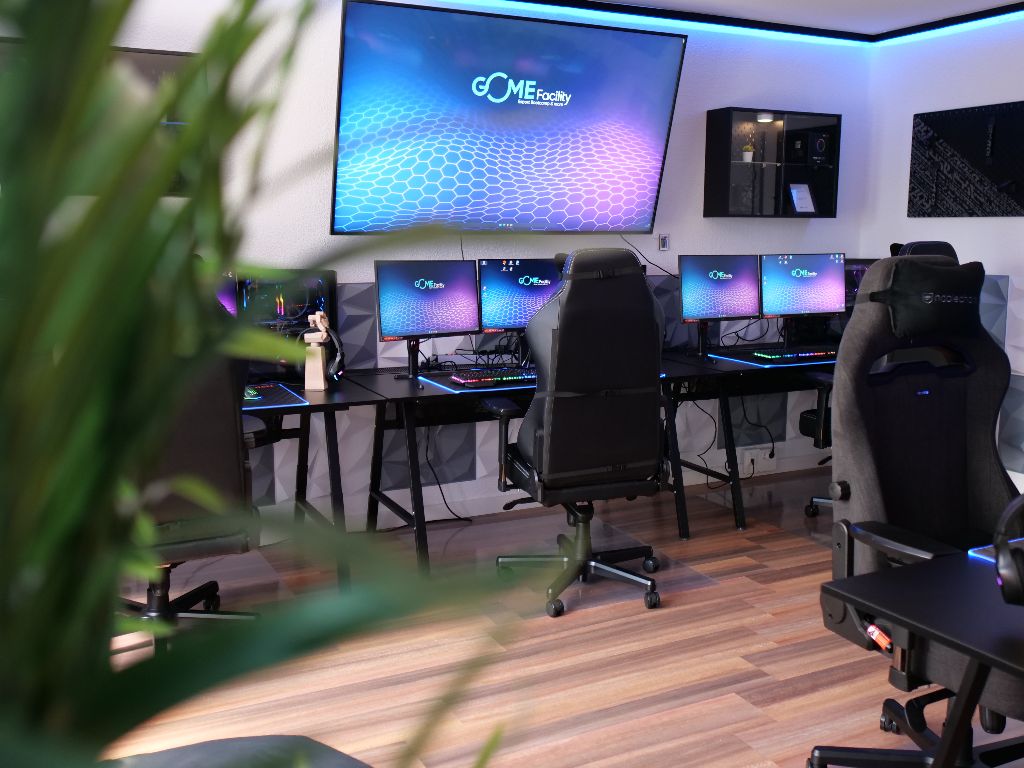Review screen and gaming setup at GOME Facility